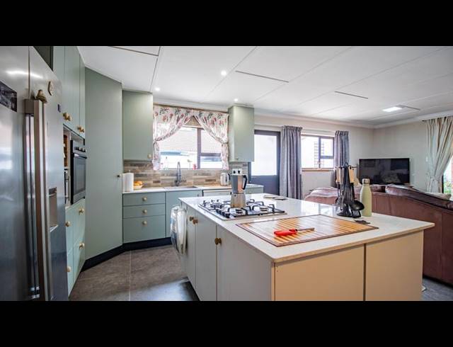 3 BEDROOM HOUSE FOR SALE IN KENSINGTON